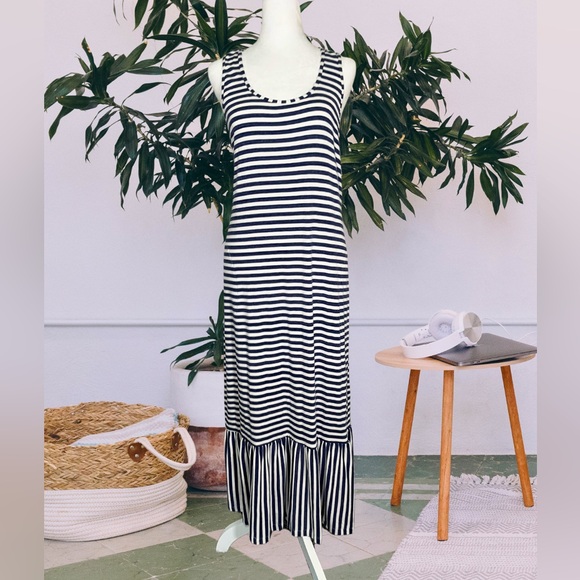 Tommy Bahama Dresses & Skirts - ⚓️NWT⚓️ Tommy Bahama Striped Maxi Dress